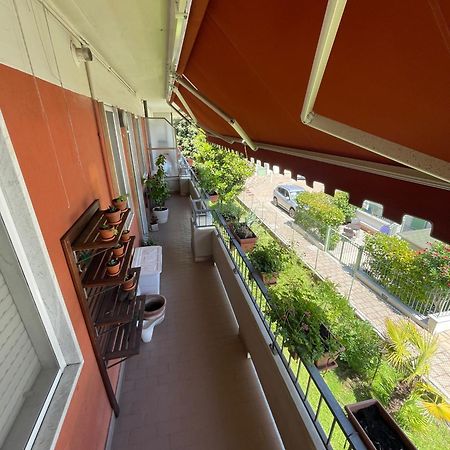 Appartamento Moderno Sul Mare Marina di Massa Exterior photo